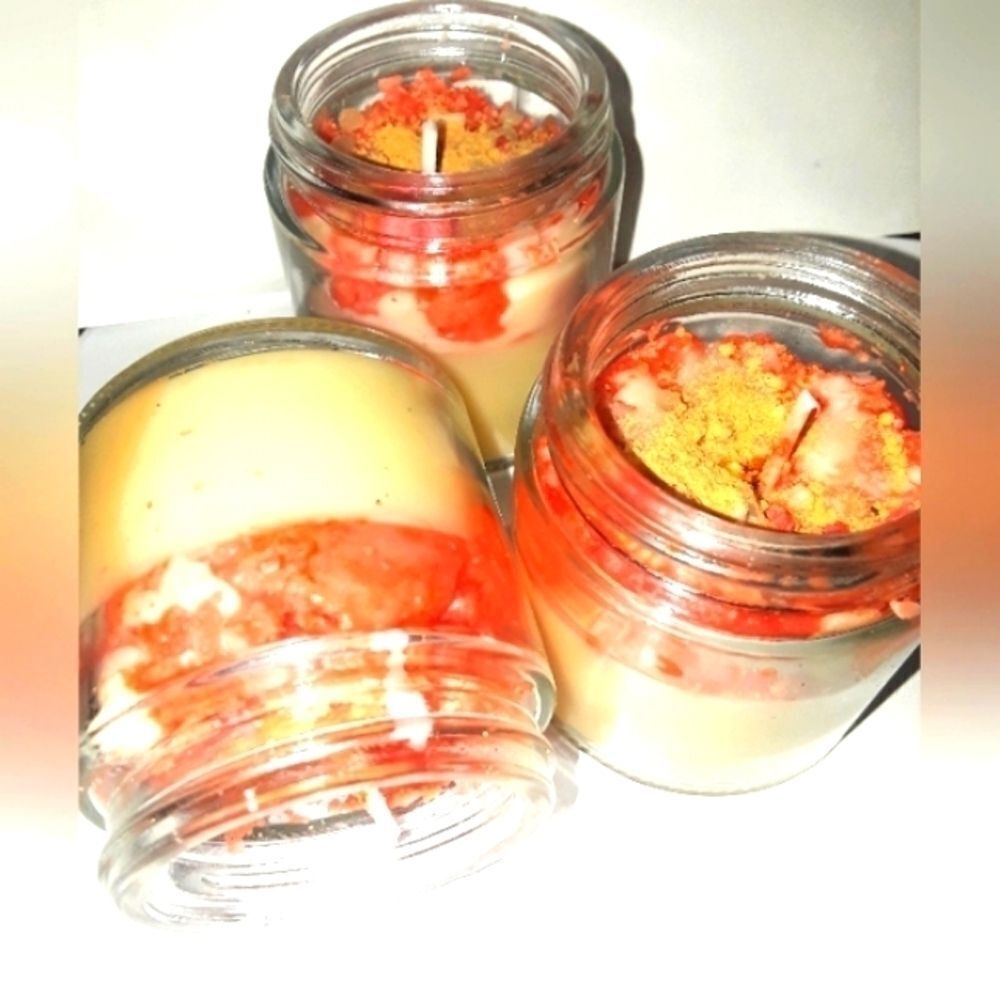 Hand Crafted Frozen Custard dessert candle - Picture 5 of 13